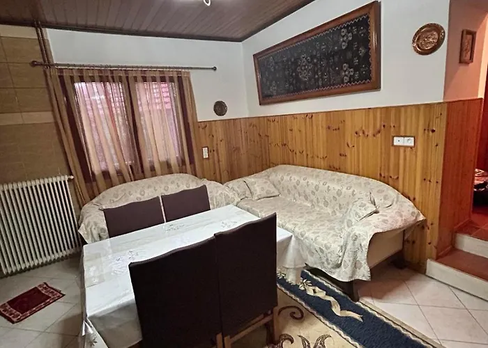 Anilio House