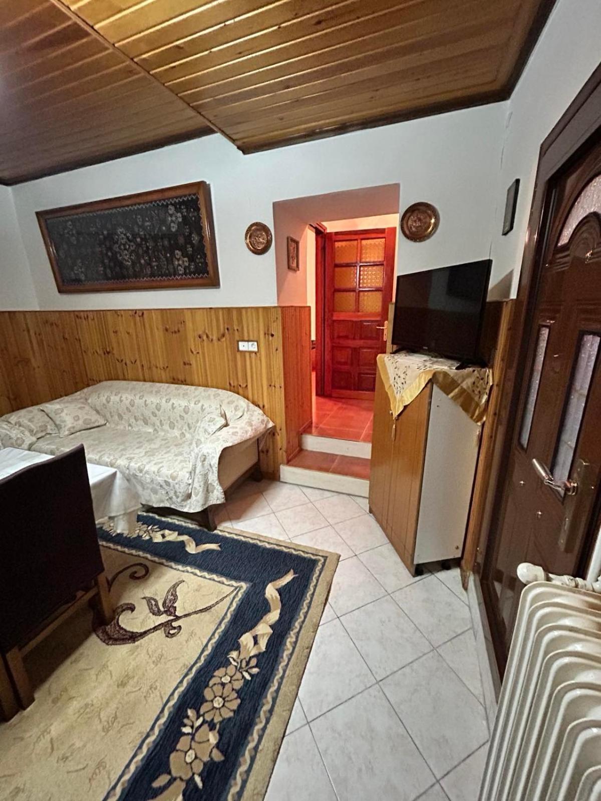 House Apartment *